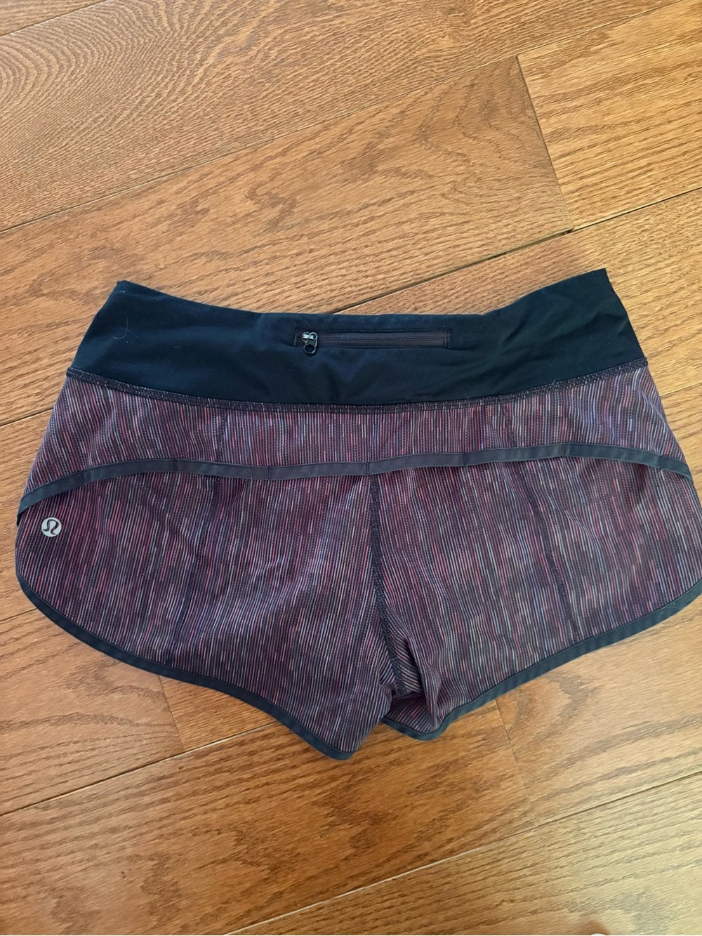 lululemon athletica Speedup Women’s Burgandy Patterned Shorts